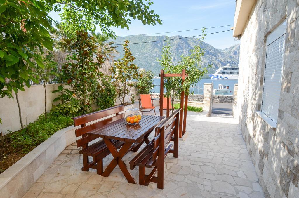 Apartments Cosovic Kotor Exterior photo